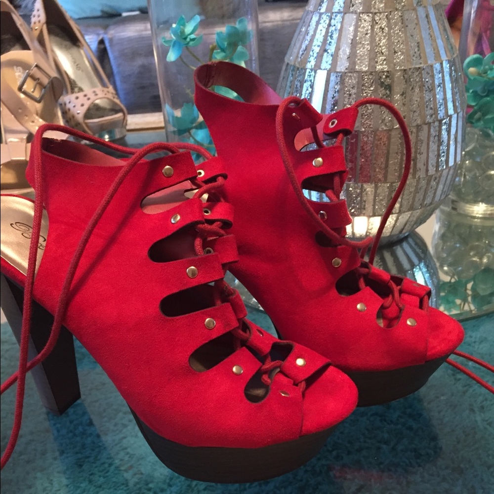 Tie up heels